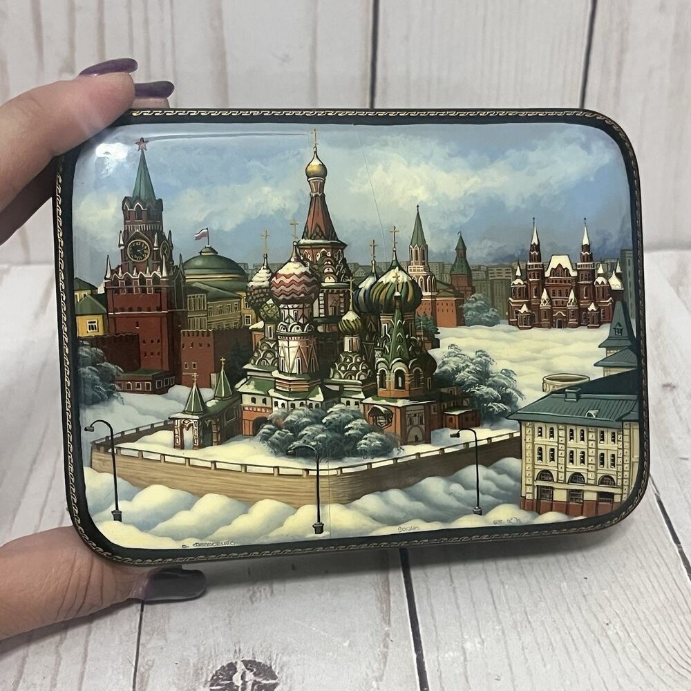 Russian Fedoskino Lacquer Box St. Basil’s Cathedral Winter In Moscow Signed